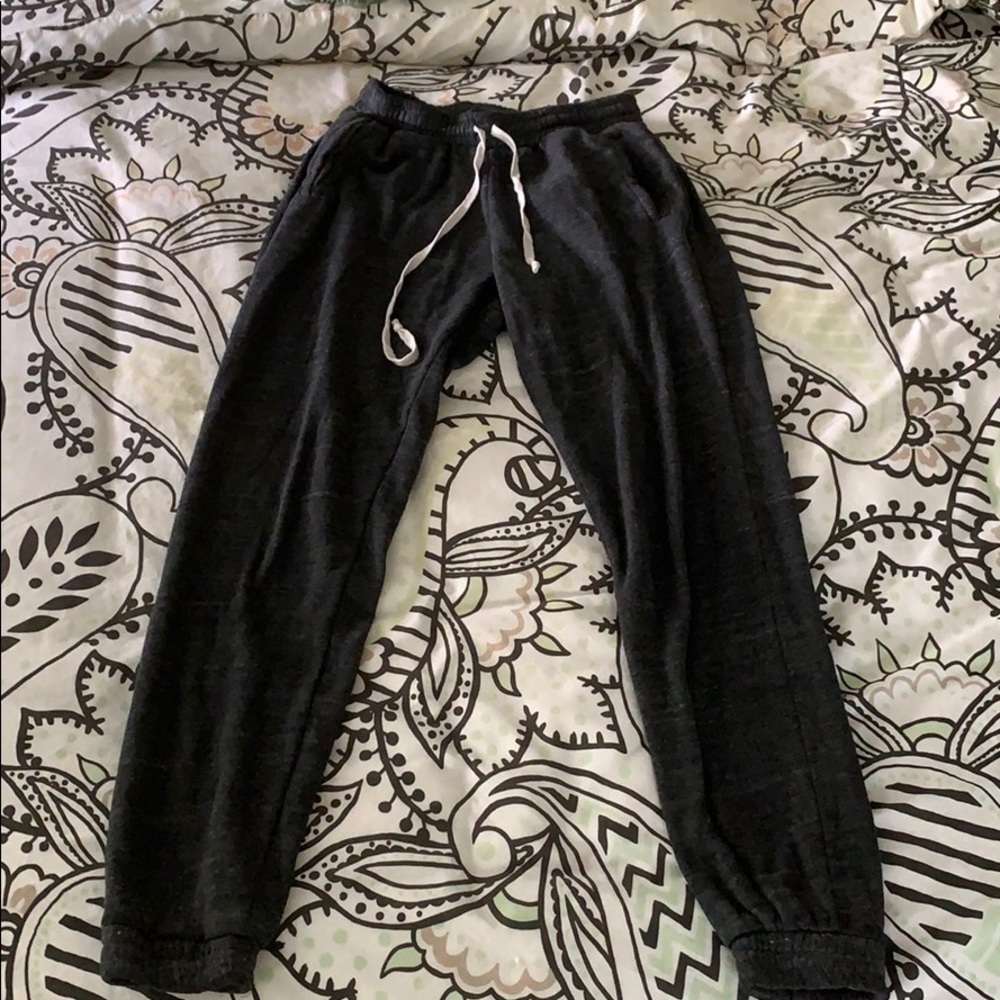 Brandy Melville Old Style Rosa Sweatpants